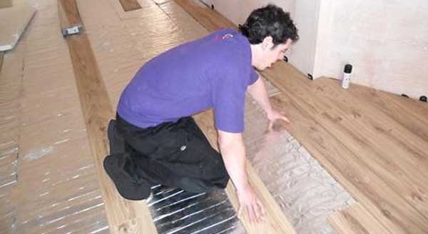 Lay laminate flooring on underfloor heating